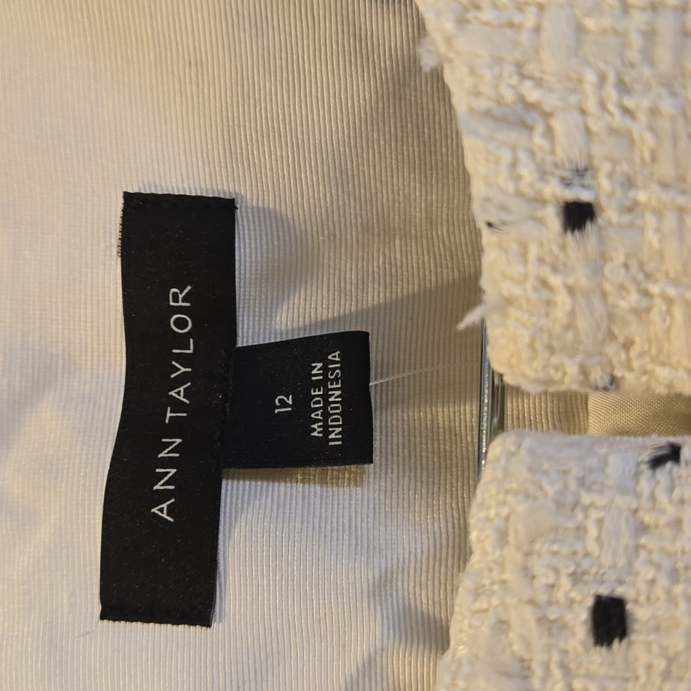 Ann Taylor size 12 Cream & Black Dotted Jacket & Skirt Suit NWT - Picture 2 of 10